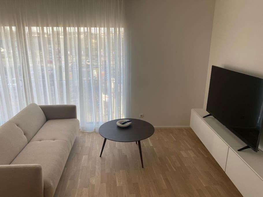 New Spacious Two Bedroom Center With Parking, Near Public Transport Люксембург Экстерьер фото