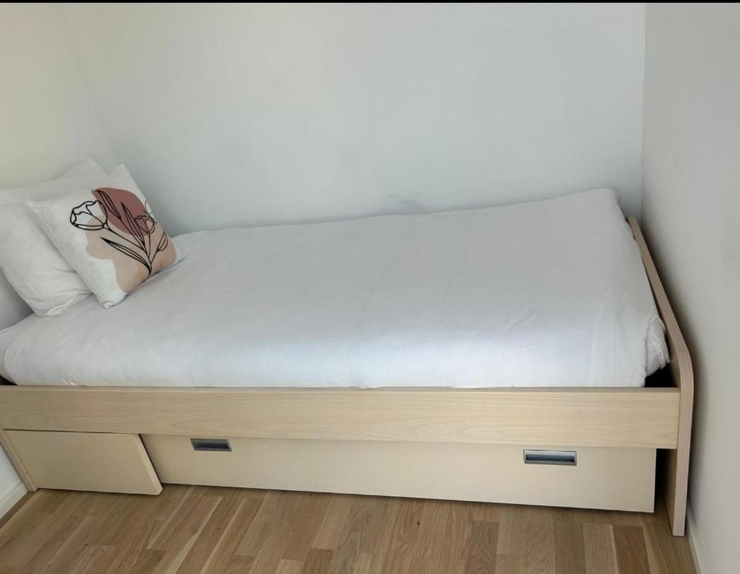 New Spacious Two Bedroom Center With Parking, Near Public Transport Люксембург Экстерьер фото